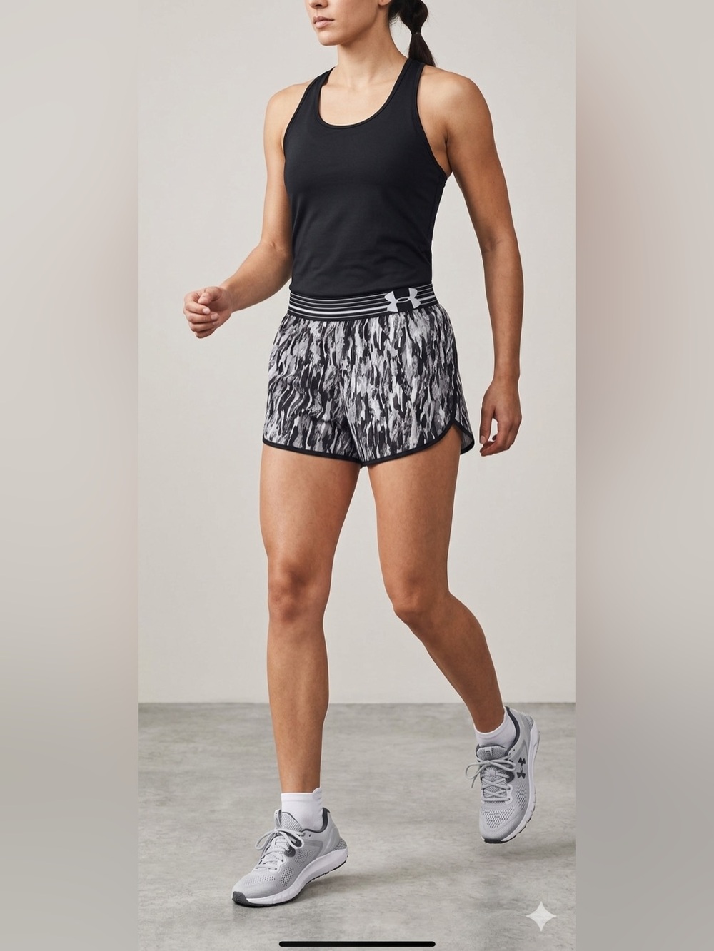 Under Armour Women's Black & Gray Abstract Print Athletic Shorts